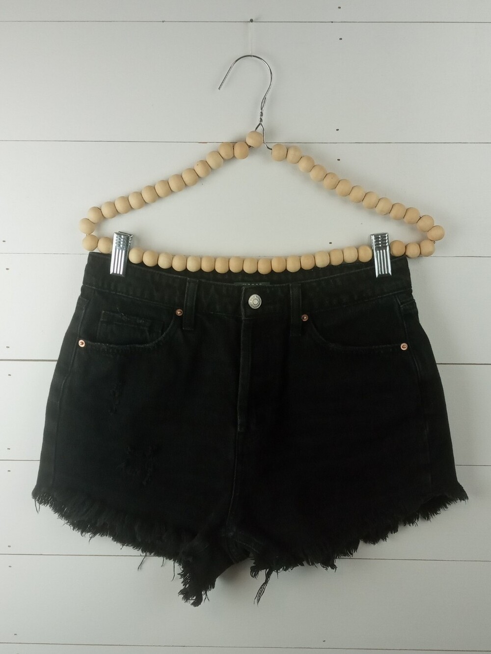 Wild Fable Women’s size 6 black denim raw hem jean shorts button fly, no zipper